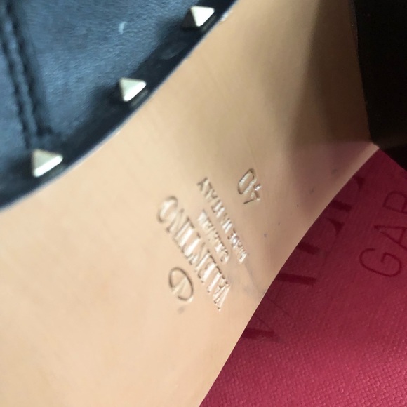 Rockstud Leather Chelsea boots - Picture 2 of 9